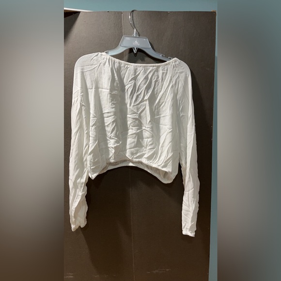 Cropped Peasant Shirt - Picture 3 of 4